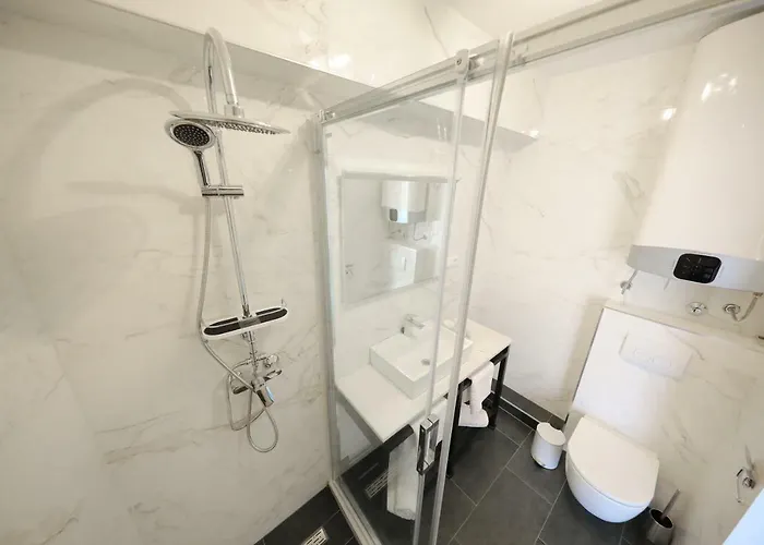 La Dolce بيت ضيافة زادار